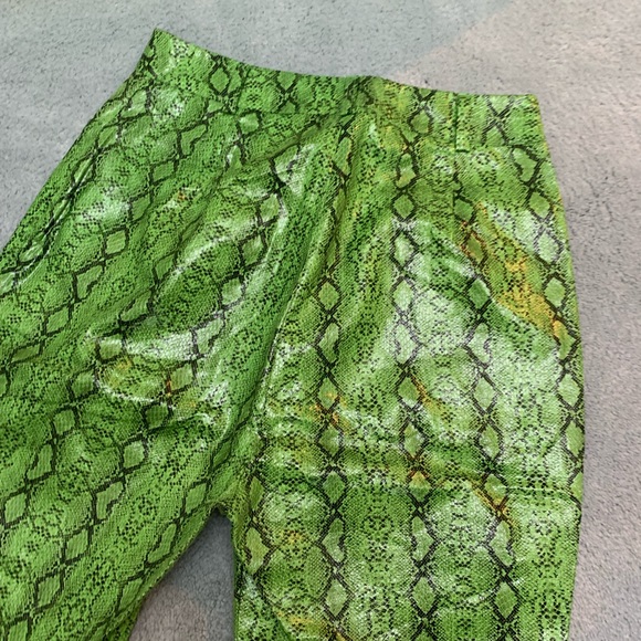 FAUX snakeskin straight leg pants , high waist, zipper fly size US 4 - Picture 4 of 5